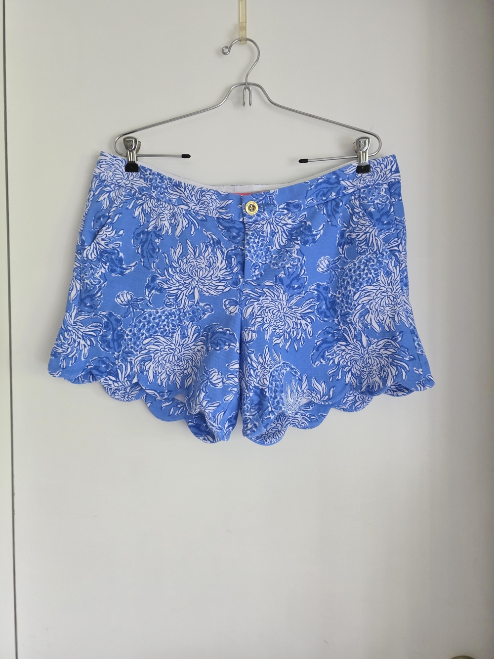 Lilly Pulitzer Sky Blue Floral Scalloped High-Waist Shorts 12